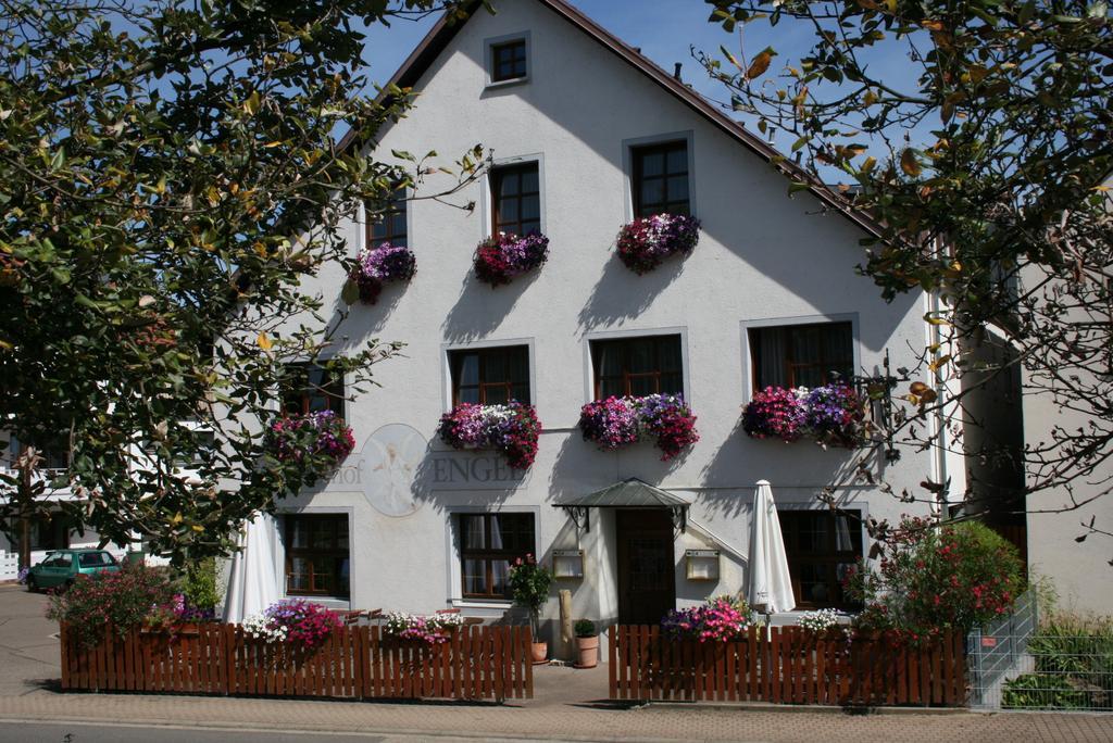 Hotel Restaurant Engel Pfaffenweiler Extérieur photo